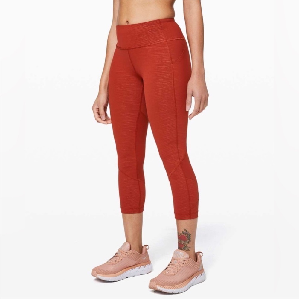 Lululemon Pace Rival Crop 22” in Stride Emboss Cayenne